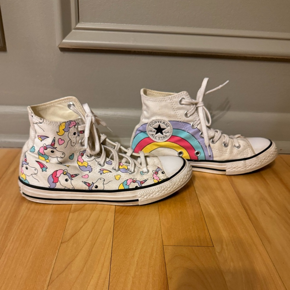 CONVERSE Chuck Taylor Hi Top Unicorn - Youth Size 2